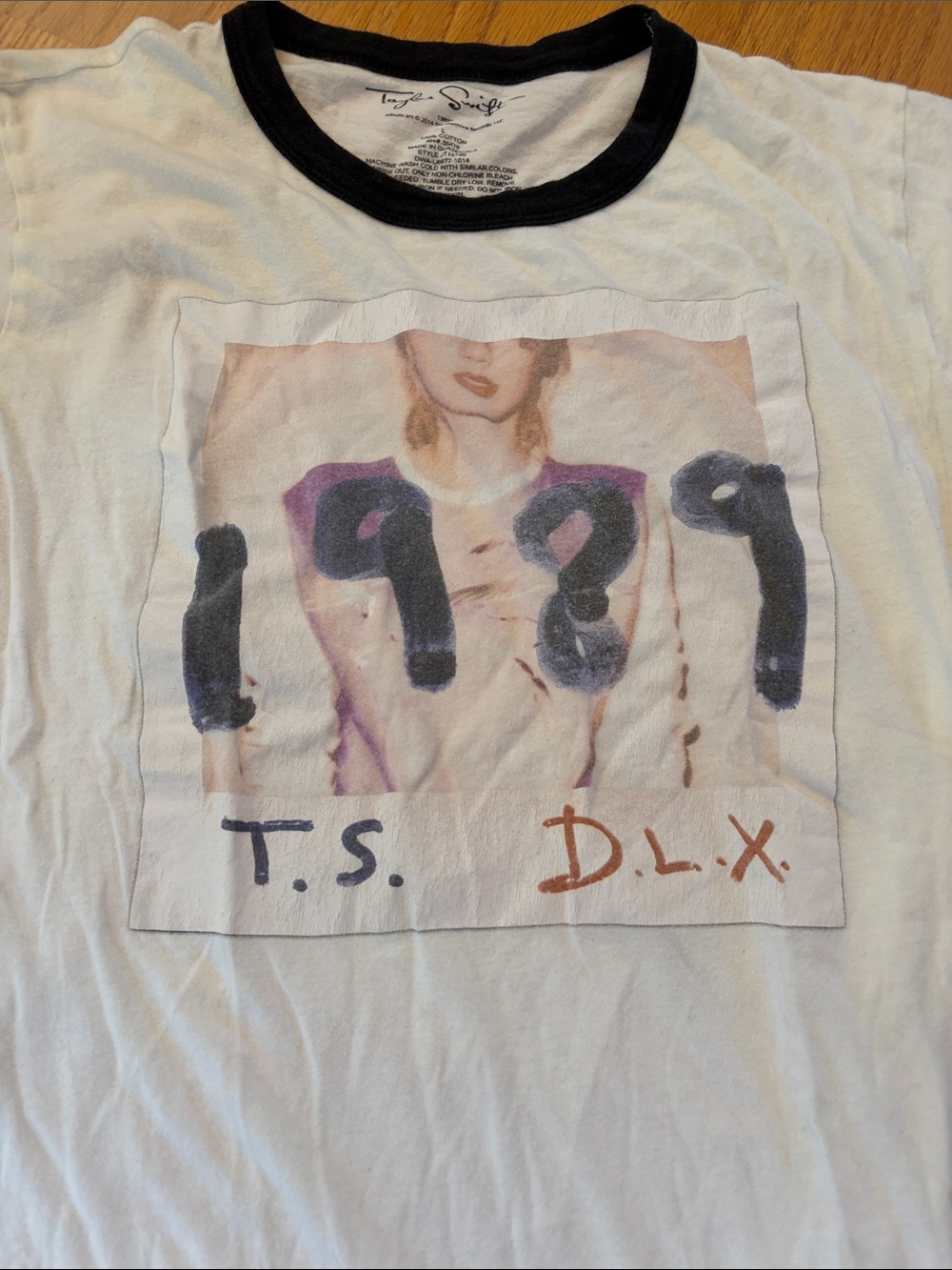 Taylor Swift 1989 T-Shirt size Large - Picture 3 of 6